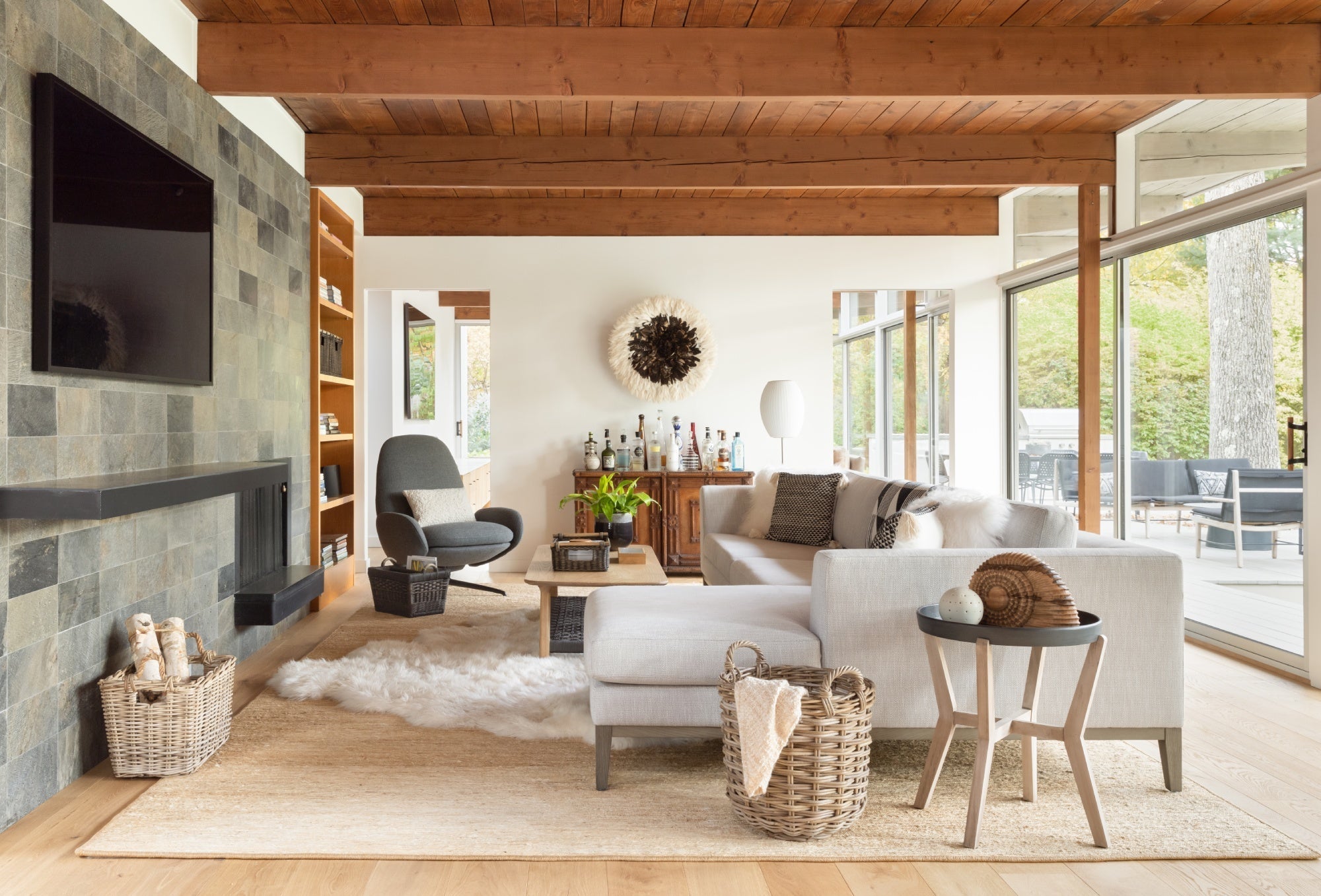 The Art of Layering Textures: Incorporating Wicker into Modern Minimalist Homes