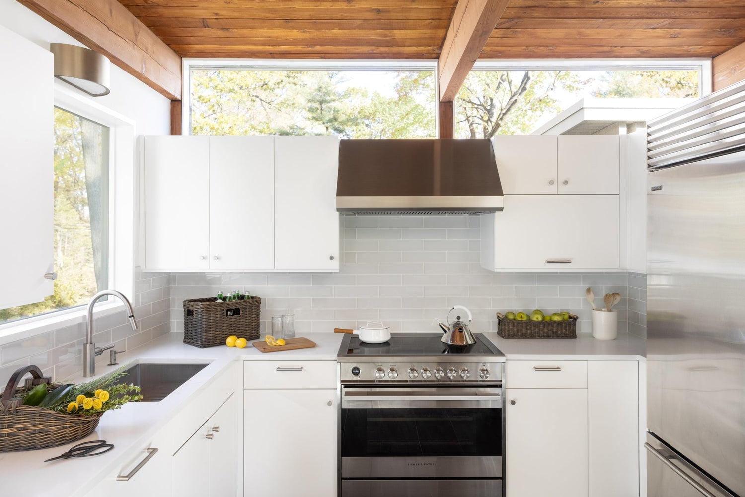 Room-by-Room Spring Cleaning: A Basket-Organized Approach to Decluttering